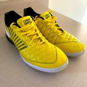 Nike Lunar Gato 2 Indoor Soccer Shoe